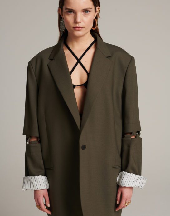 Oversized light wool cut-out-sleeve blazer